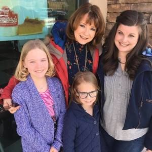 Meet your Posher, Marlaine